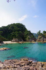 日本の海辺　透明度の高い海