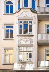 Obraz premium Ornament, Relief, Stuckrelief an Haus im Jugendstil in Flensburg.