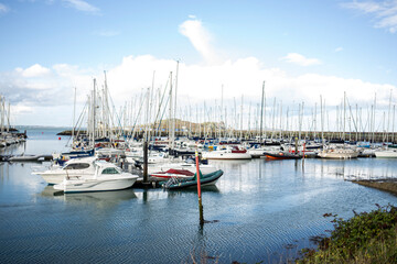 Obraz premium Boats in the harbor of Howth, Ireland.