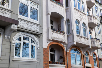 Erker und Loggia mit Rundbogen in Haus  im Jugendstil in Flensburg.
