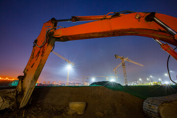 In the evening, excavators were at the construction site