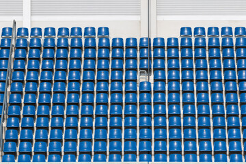 viele leere Sitzplätze in einem Stadion © Christian Schwier