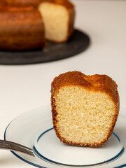 Natural yogurt cake with cinnamon