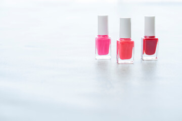 カラフルなマニキュア