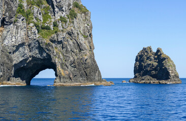 Fototapeta na wymiar rock gate at the Bay of Islands