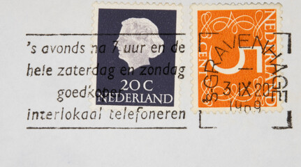 Briefmarke stamp vintage retro alt old post letter mail brief slogan werbung niederlande nederland kopf head frau woman orange 5 holland abens nach 7 uhr günstig telefonieren gravenhage 1969