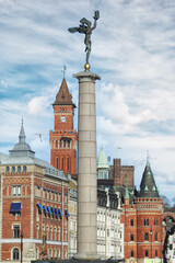Obraz premium Helsingborg Maritime Goddess Statue with Skyline