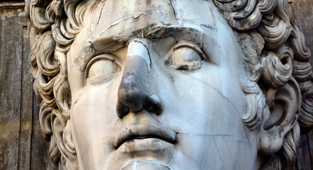 Fototapeta na wymiar Marble statues of Vatican, Italy.