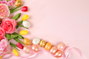Obraz na płótnie Canvas Happy Easter concept, spring card, composition with flowers and eggs on a gentle background. Festive minimal concept, place for text, banner for screen, selective focus
