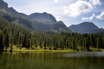 Lago di San Pellegrino in Dolomites 