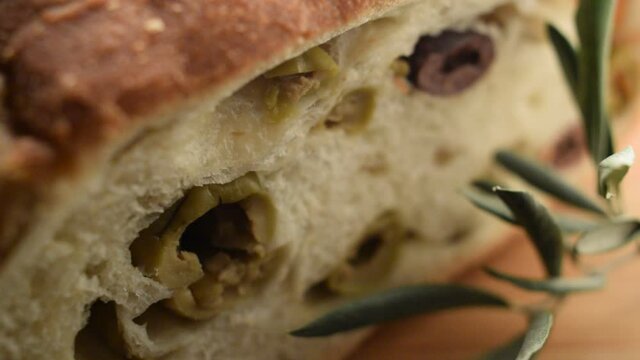 Pane alle olive ft2103_0085 Pan de oliva Pão de azeitona   
 Ψωμί ελιάς 