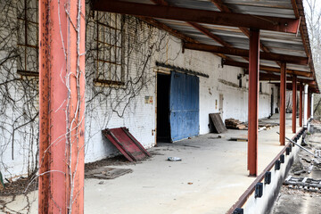 Fototapeta na wymiar Abandoned and desolate building