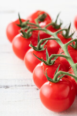 新鮮朝採り、房摘みトマト