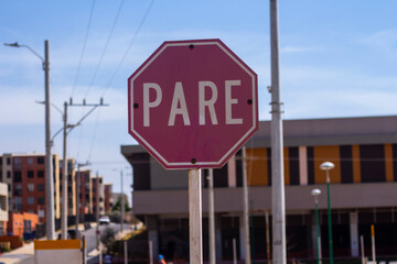 Obraz premium Stop sign in Colombia