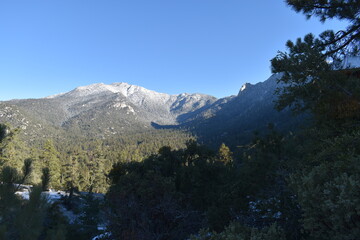 Obraz premium Snow Covered Mountain Ridge