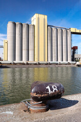 Port de Rouen, silos de stockage céréales SENALIA