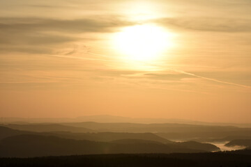 Fototapeta na wymiar Sonnenaufgang über dem Naheland