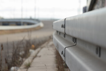 Energy-intensive barrier by the road