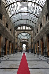 Napoli - Interno della Galleria Principe di Napoli da Piazza Museo