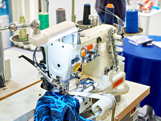 Interlock stitch sewing machine