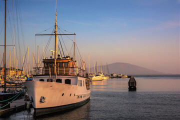 Fototapeta premium boats in the harbor