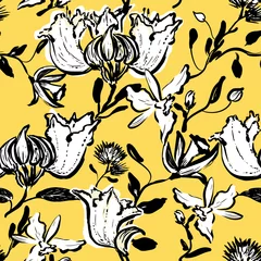  Vet geel naadloos vector hand getrokken bloemenpatroon, met grote witte tropische bloemen van tulpenboom en orchidee. © wandapelin gmail com