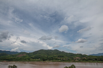 Fototapeta na wymiar The beauty of the mountains along the Mekong River
