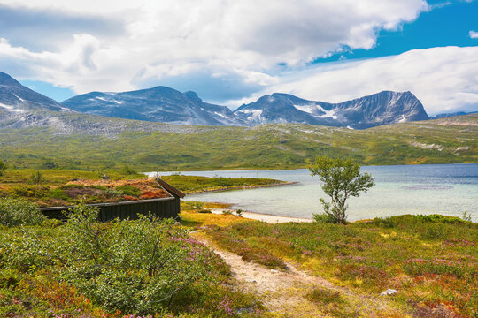 Lake Tovatna, Norway