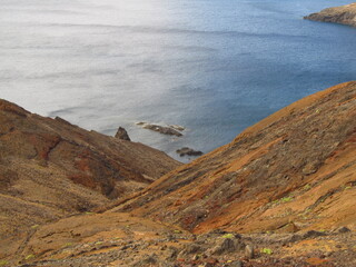 Powulkaniczne wybrzeże na wyspie Madera, Porugalia