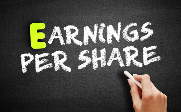 Earnings Per Share text on blackboard, business concept background