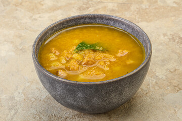 Pea soup with smoked meat