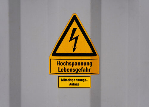 Mittelspannungsanlage Warnzeichen