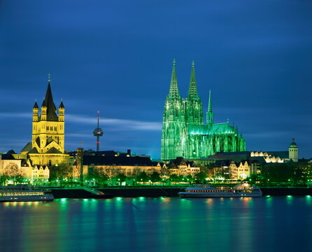 The Dom Cathedral and the River Rhine, Cologne, Nord Rhein Westfalen