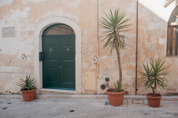 Fototapeta na wymiar door in beautiful oldtown of Matera, Basilicata