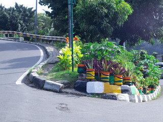 mini city park on the roadside for air circulation