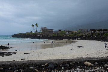 Ciel bas sur plage à marée basse