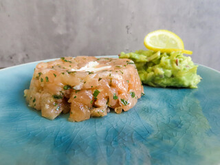 Tartare de saumon et guacamole