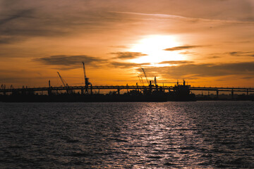 Fototapeta na wymiar Sunset at the port 