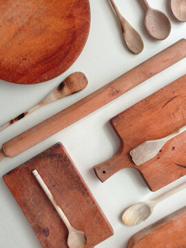 Composition of various kitchen tools among whitch