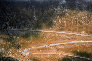 Droga w g&oacute;rach.