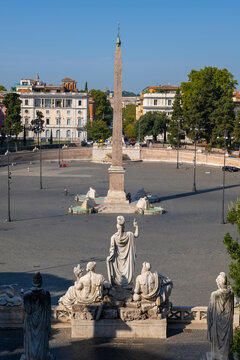 Italy, Rome, Piazza del Popolo, Town square with obelisk and fountain