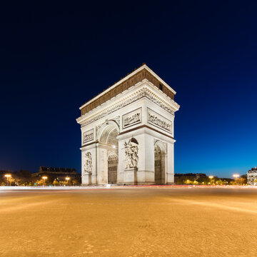France, Ile-de-France, Paris,&Ocirc;&oslash;&Omega;Arc de Triomphe at night
