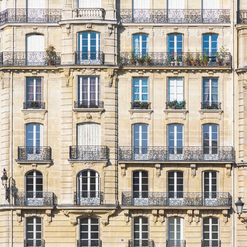 France, Ile-de-France, Paris, Balconies of old apartment building