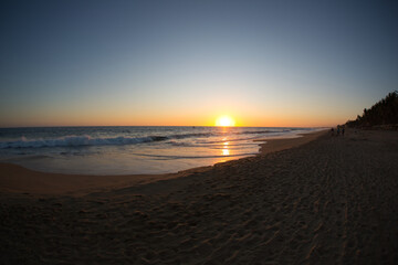 ATARDESER EN LA PLYA,PUESTA DE SOL,ATARDECIENDO,PLAYA,PIE DE LA CUESTA,COYUCA DE...