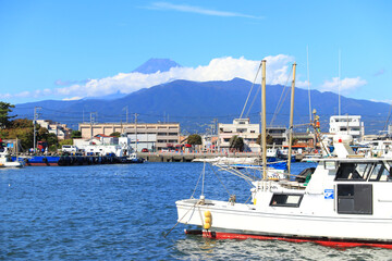 沼津港と富士山【国内・静岡県】