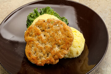 Chicken cutlet with mashed potato
