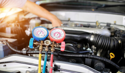 Car air conditioner check service, leak detection, fill refrigerant.Device and meter liquid cooling in the car by specialist technicians.
