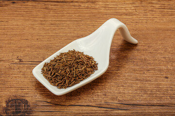 Dry zeera seeds in the bowl