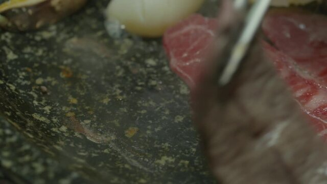 IF-Food-grilling beef/sony s-log2/cooking/gourmet food/소고기 굽는./미식/요리/한우/牛肉を焼く/Cuisine de b&oelig;uf/cuocere il manzo/Nướng thịt b&ograve;/烤牛肉的/pembakaran daging sapi