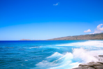 Fototapeta na wymiar Big waves at China Walls, Koko Kai Beach Mini Park , Honolulu, Oahu, Hawaii | Sea Nature Landscape Travel